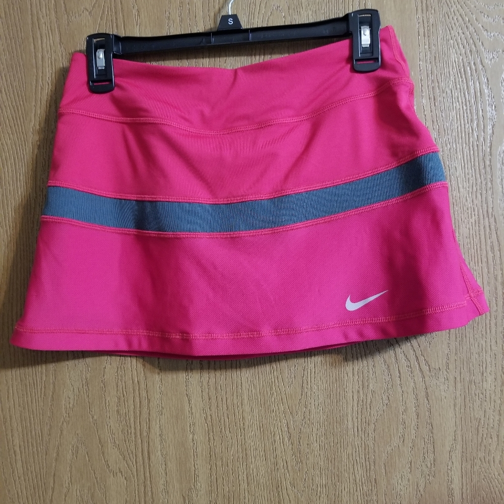 Sport skorts. Nike.  Pink. Like new. Final price.